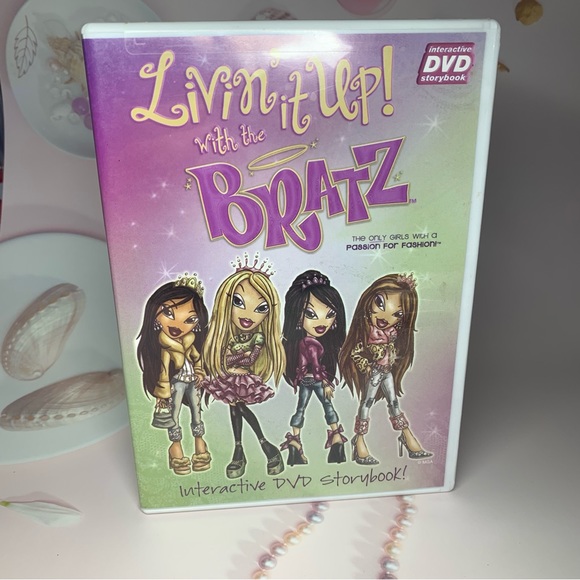 Bratz Livin it Up DVD - Picture 1 of 4